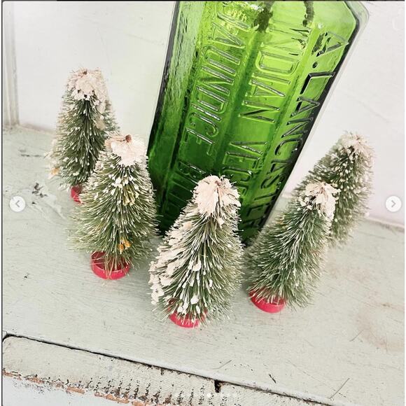 Vintage Christmas Bottle Brush Tree Flocked Snow Red Wood Base Lot of 10 - Picture 5 of 7
